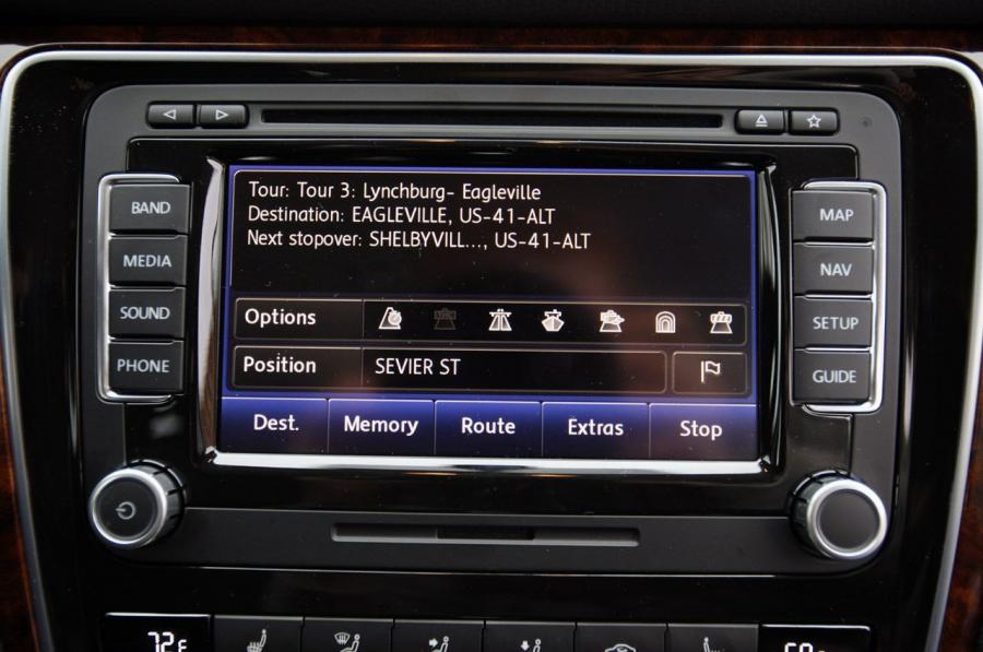  Volkswagen Passat 2011 года  (US) (фото 95 из 111)
